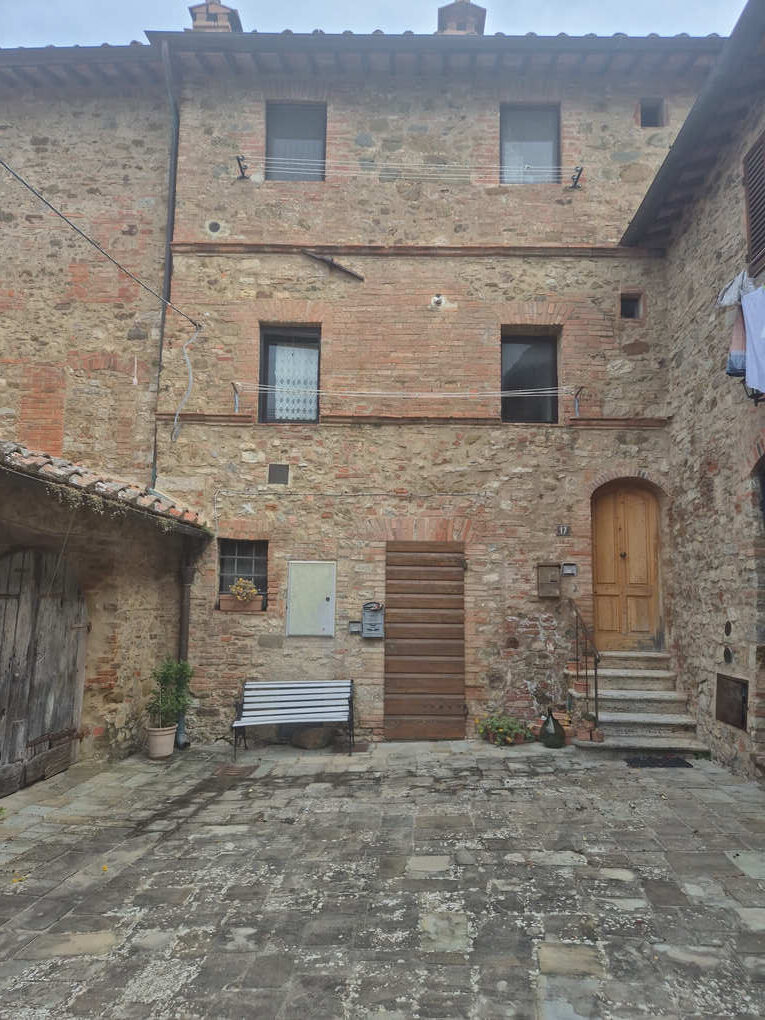RIF A73 - San Gusmè, Castelnuovo Berardenga (SI) trilocale ottimo stato